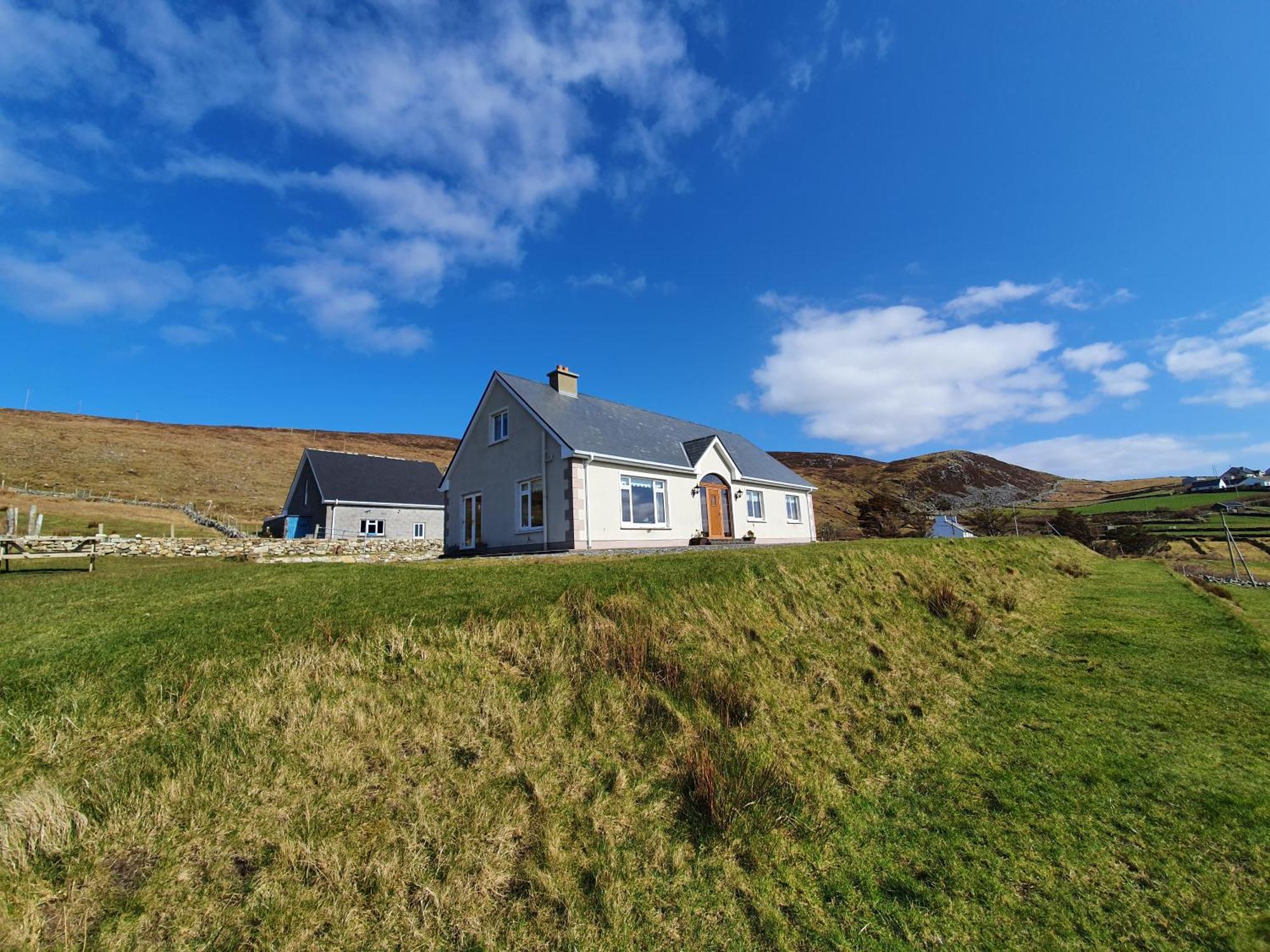 Glencolmcille Spectacular Views Holiday home